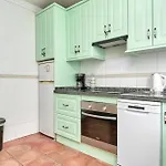 Дом отдыха Charming Townhouse In Nueva