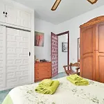 Charming Townhouse In Nueva * Нерха