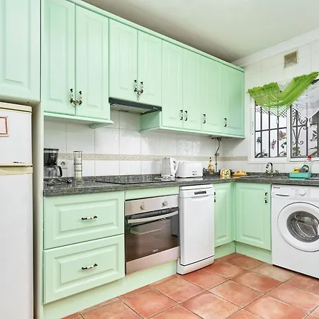 Holiday home Charming Townhouse In Nueva *
