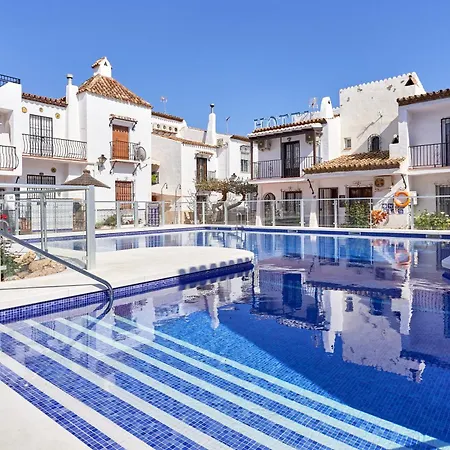 Дом отдыха Charming Townhouse In Nueva Нерха