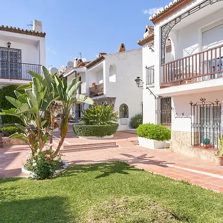 Дом отдыха Charming Townhouse In Nueva Нерха