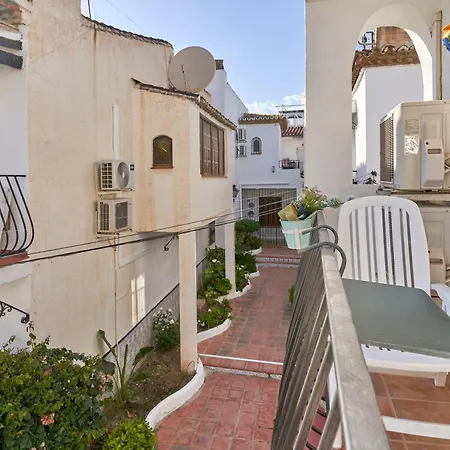 Charming Townhouse In Nueva Vakantiehuis